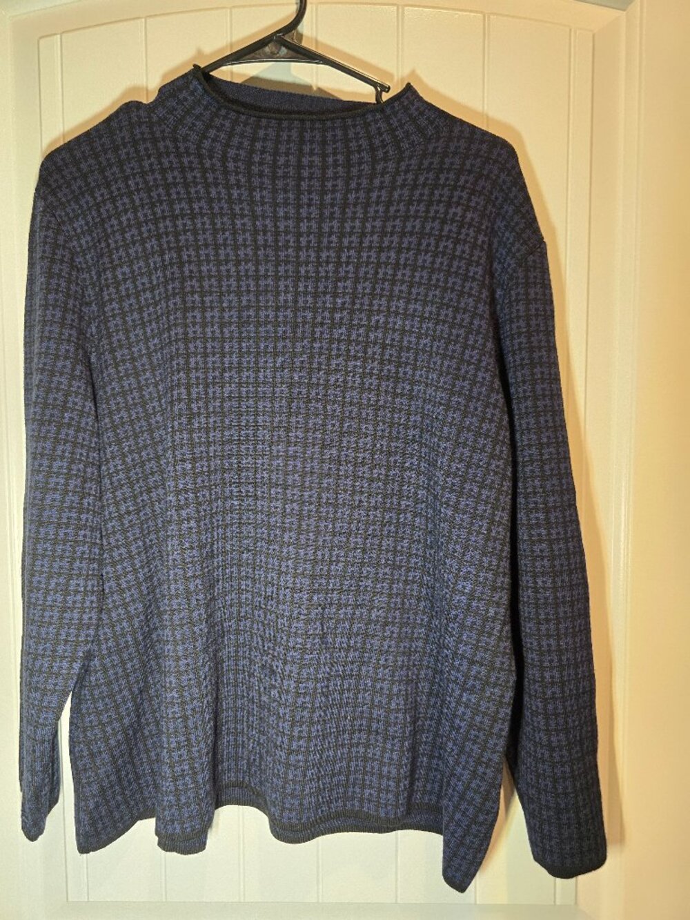 Max Studio Mock Neck Blue and Black Size 1X